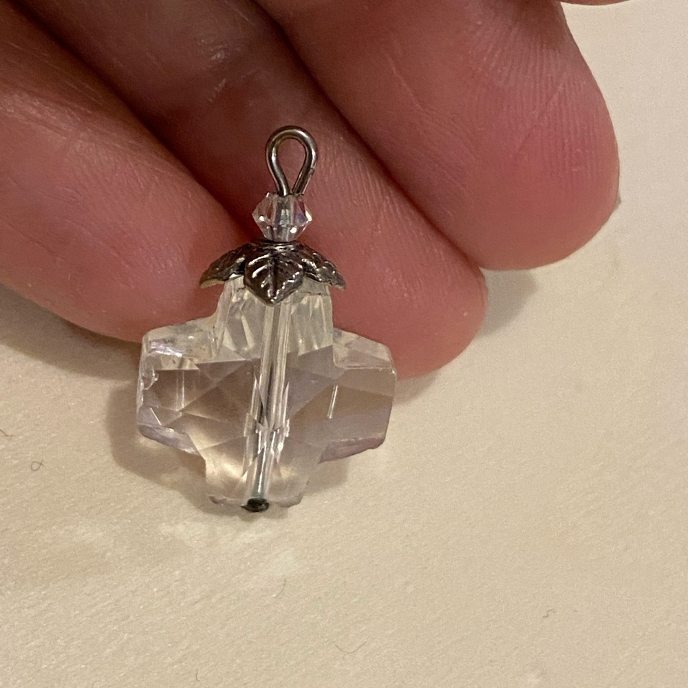 Beautiful Crystal Like clear cross pendant